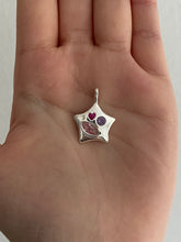 Load image into Gallery viewer, Bejewelled star necklace
