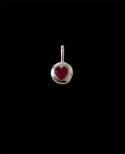 Load image into Gallery viewer, Dainty circular heart necklace
