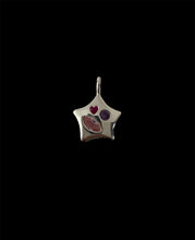 Load image into Gallery viewer, Bejewelled star necklace
