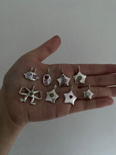 Load image into Gallery viewer, Mini winter star necklace
