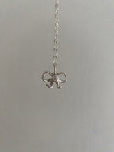 Load image into Gallery viewer, mini bow necklace
