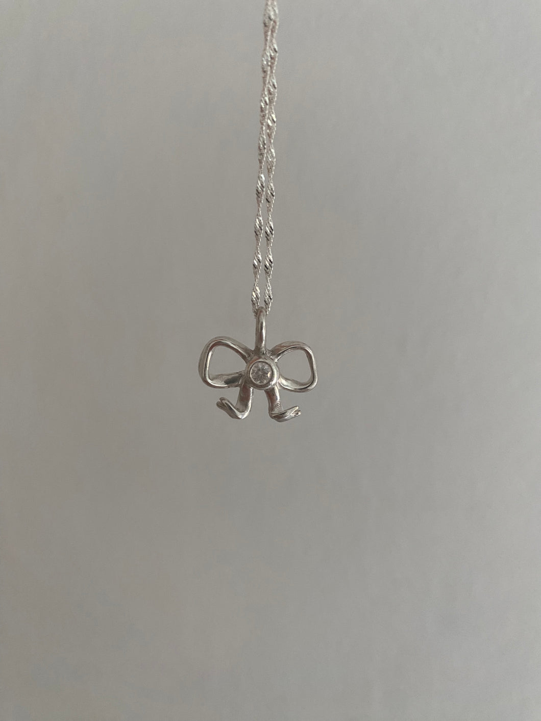 mini bow necklace